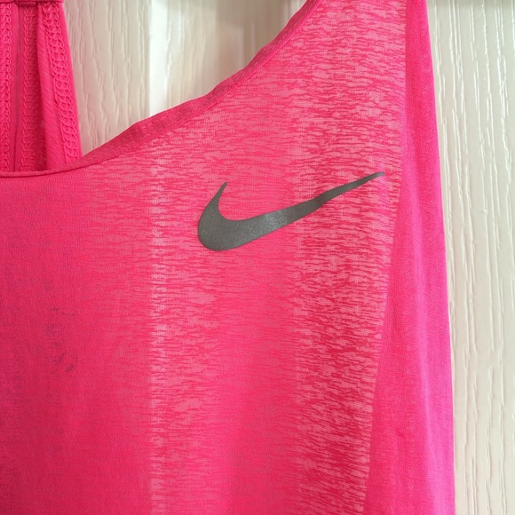 Sz XL. Nike workout top. - Picture 2 of 3